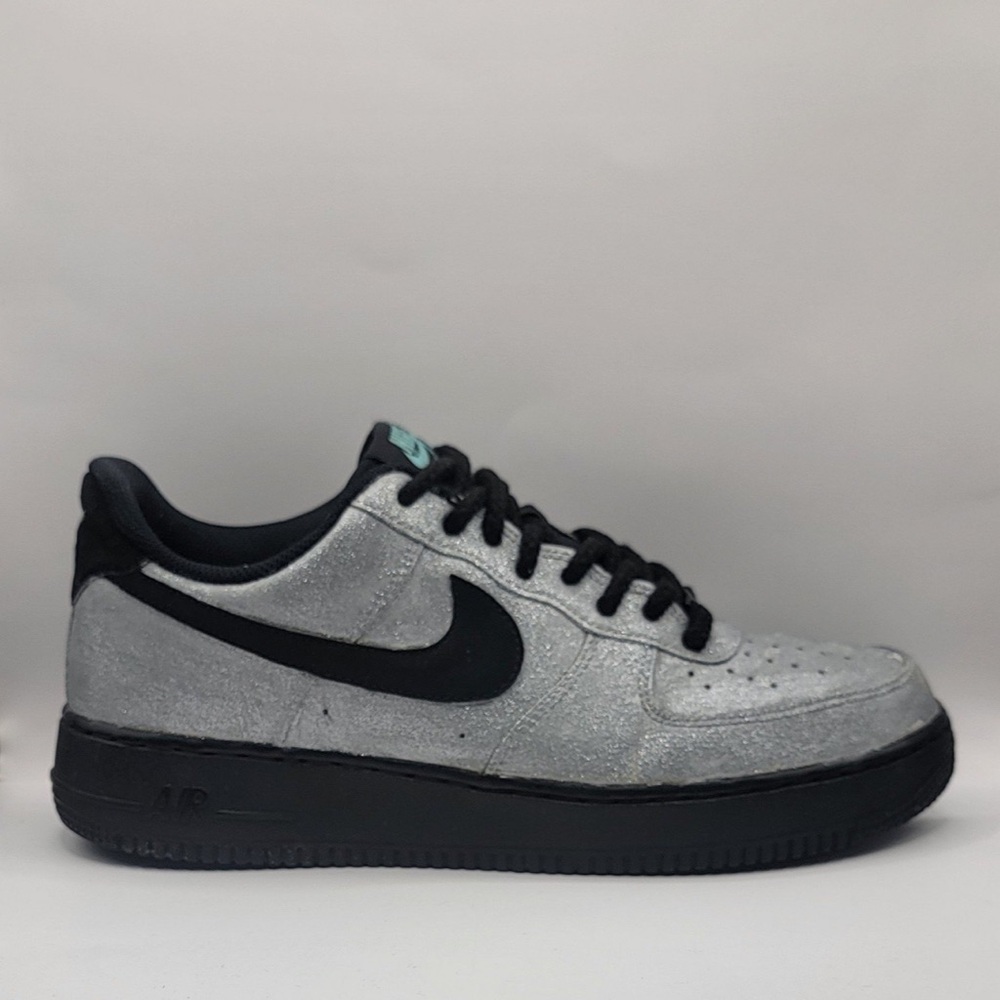 Nike Silver and Black Sneakers - Picture 3 of 7